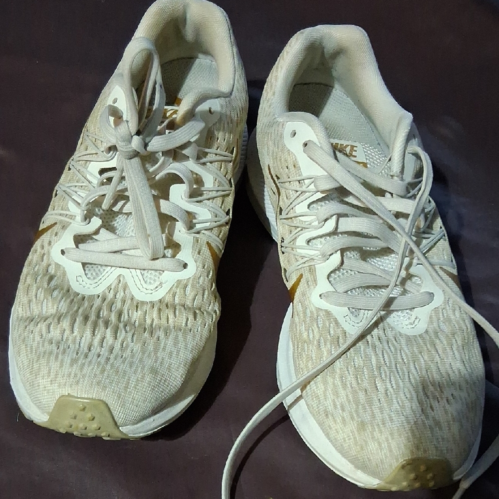 Nike Women's Beige Athletic Shoes